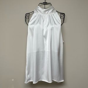 NWOT Entro White Satin Sleeveless Blouse (L)